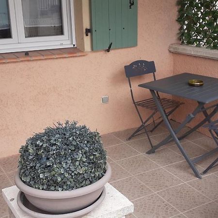Vila Maisonnette Au Pied De La Garrigue Bernis Exteriér fotografie