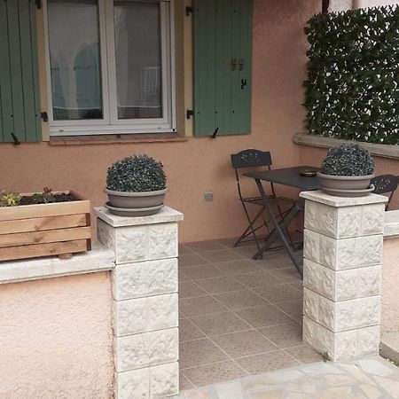 Vila Maisonnette Au Pied De La Garrigue Bernis Exteriér fotografie