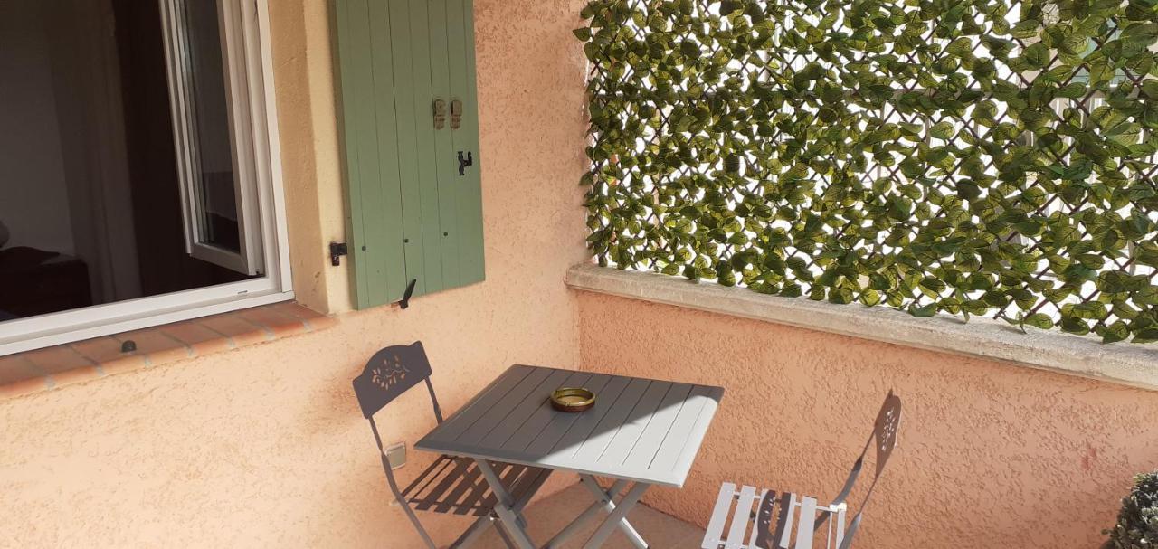 Vila Maisonnette Au Pied De La Garrigue Bernis Exteriér fotografie