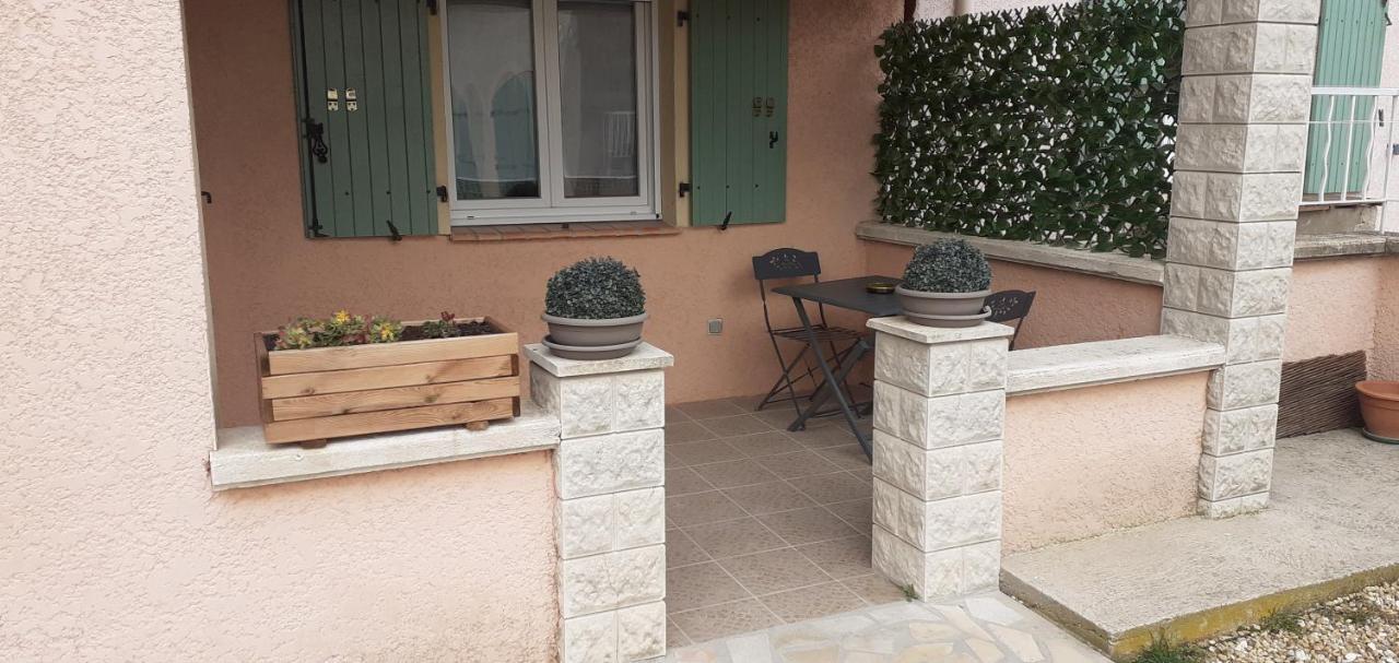 Vila Maisonnette Au Pied De La Garrigue Bernis Exteriér fotografie